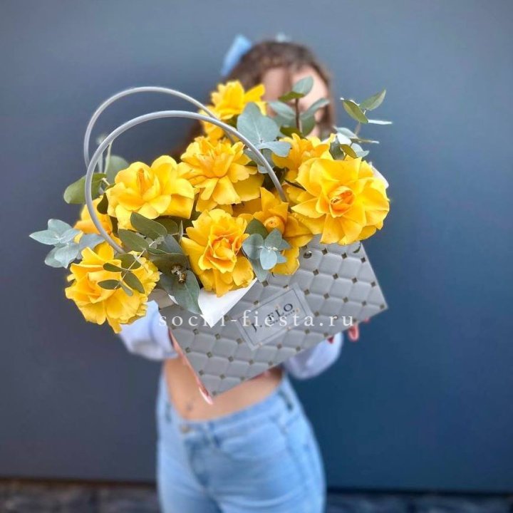 Сумочка с розами "Эдель" в Благовещенске