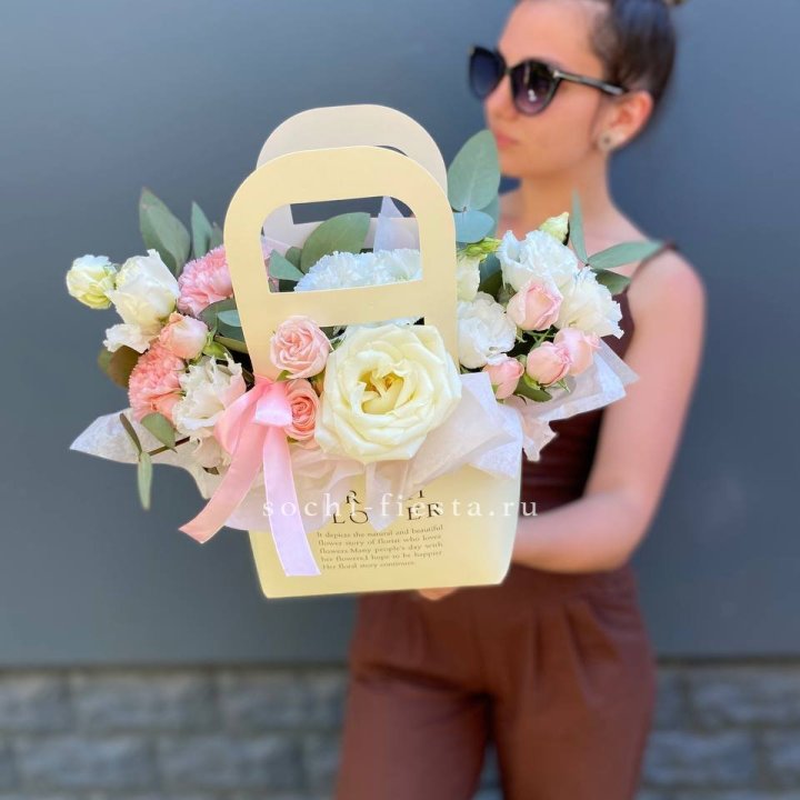 Цветочная сумочка "Рафаэль" в Благовещенске