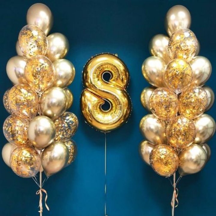 Цифра с фонтанами шаров  в Благовещенске