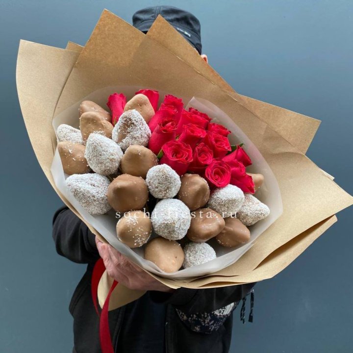 Розы и клубника в шоколаде Мерси в Благовещенске