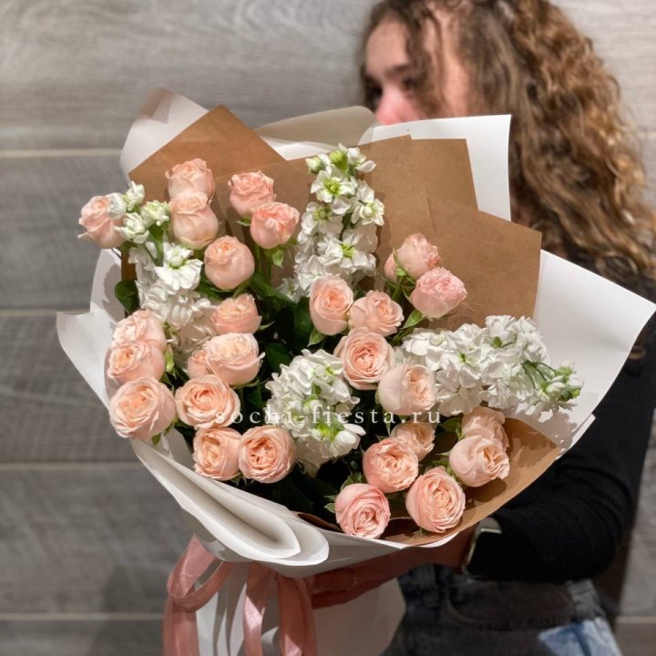 Букет бомбасти и маттиола в Благовещенске