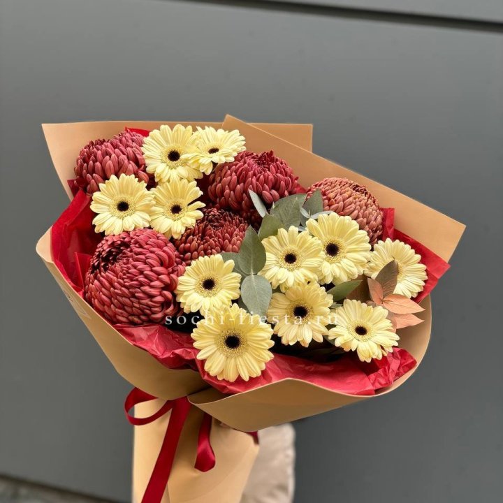Букет гербер и хризантем Бигуди в Благовещенске
