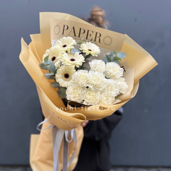  Букет с диантусами и герберами в Благовещенске