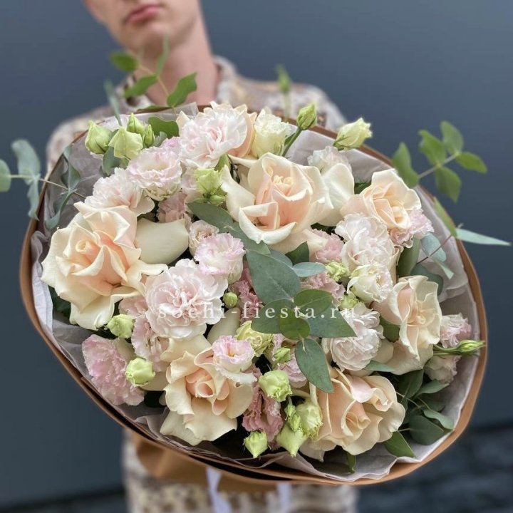  Букет кремовых роз "Мокко" в Благовещенске