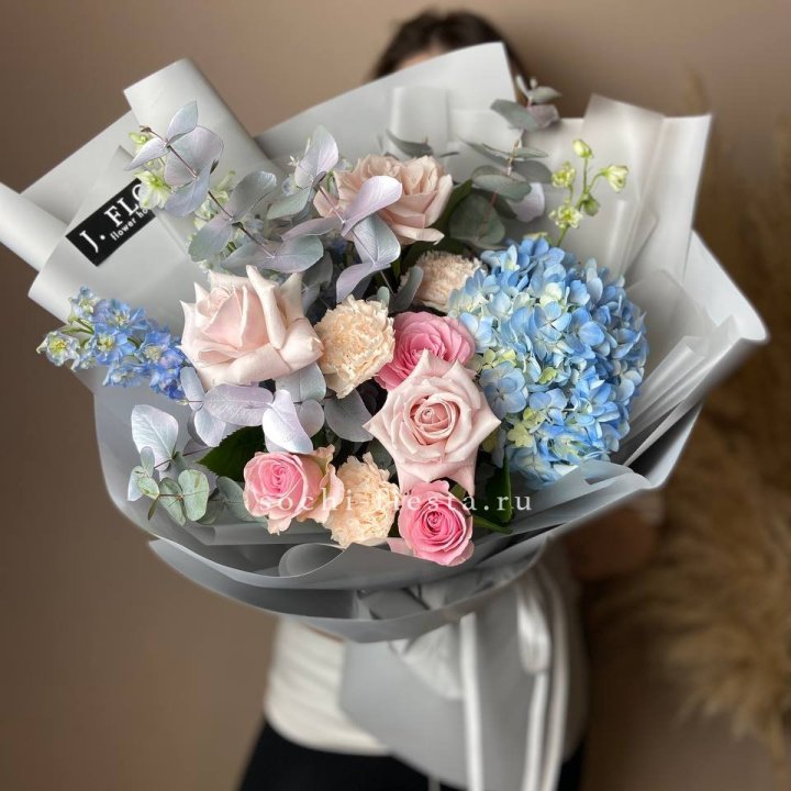 Букет с гортензией № 4 в Благовещенске