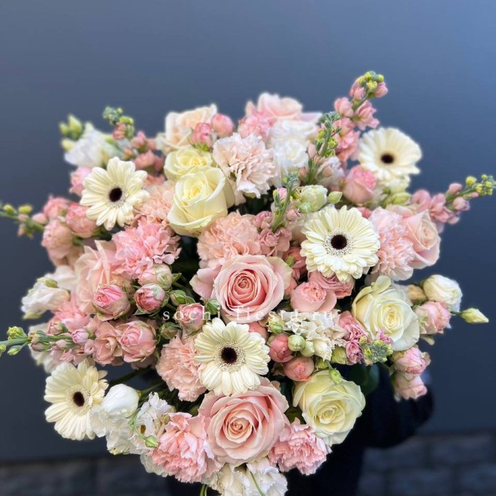 Авторский букет "Нежный" в Благовещенске