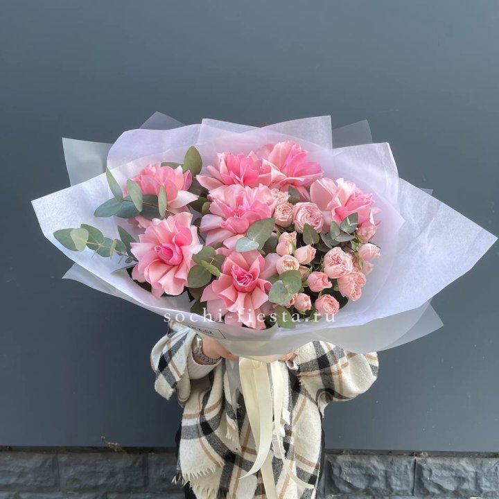 Букет французских и пионовидных роз  в Благовещенске