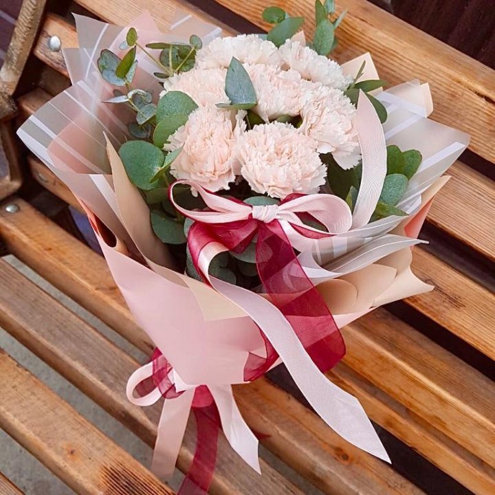 Диантусы с эвкалиптом в Благовещенске