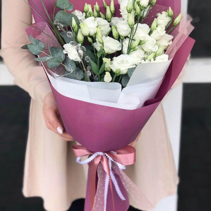 Эустомы с эвкалиптом в Благовещенске