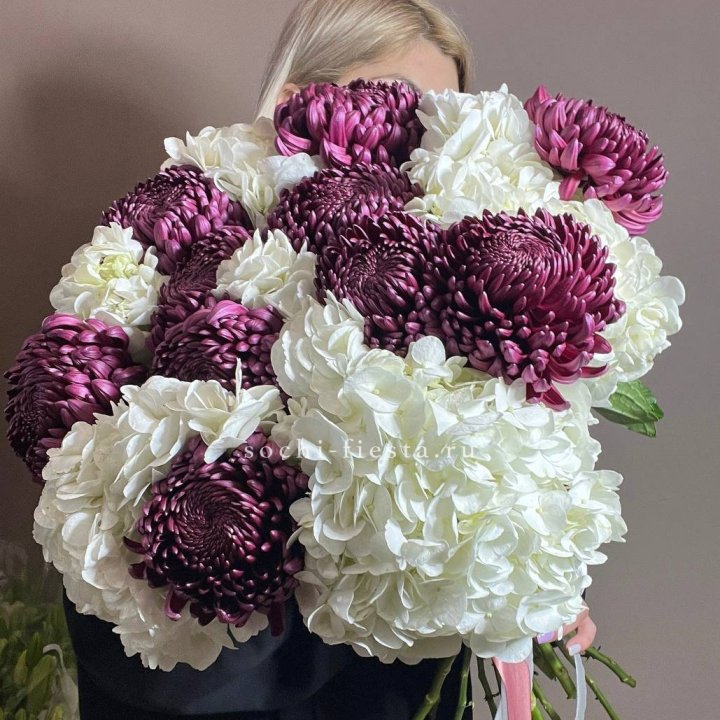 Охапка Бигуди и гортензий в Благовещенске