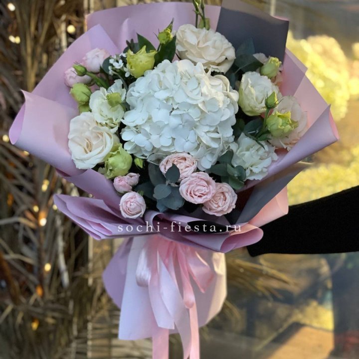 Букет с гортензией №3 в Благовещенске