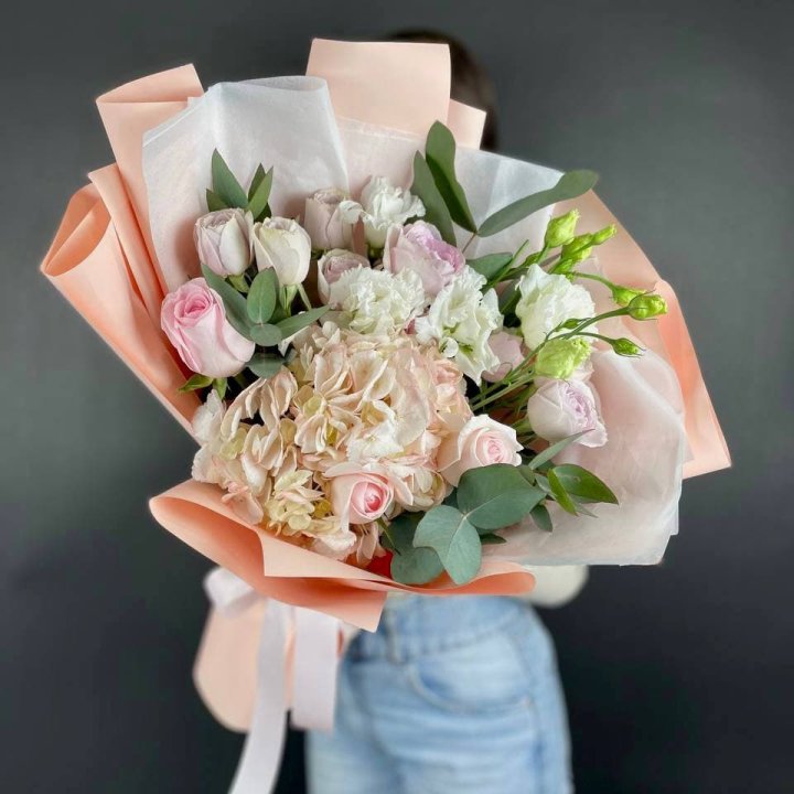 Букет с гортензией "Клодс" в Благовещенске