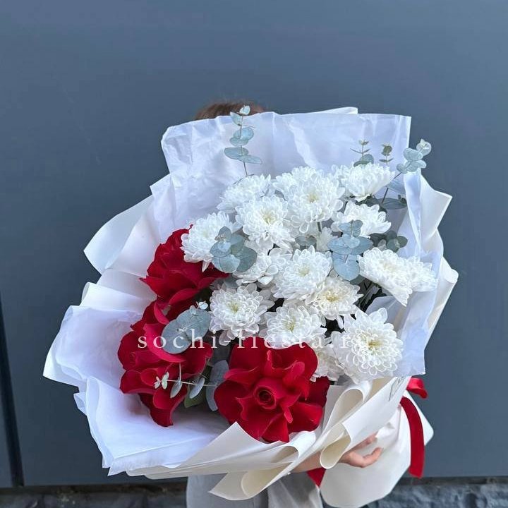 Дуо розы и хризантемы в Благовещенске