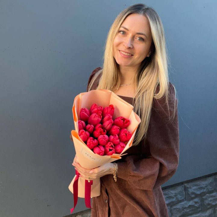  19 красных тюльпанов в Благовещенске