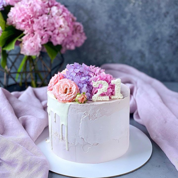 Торт с цифрой в Благовещенске