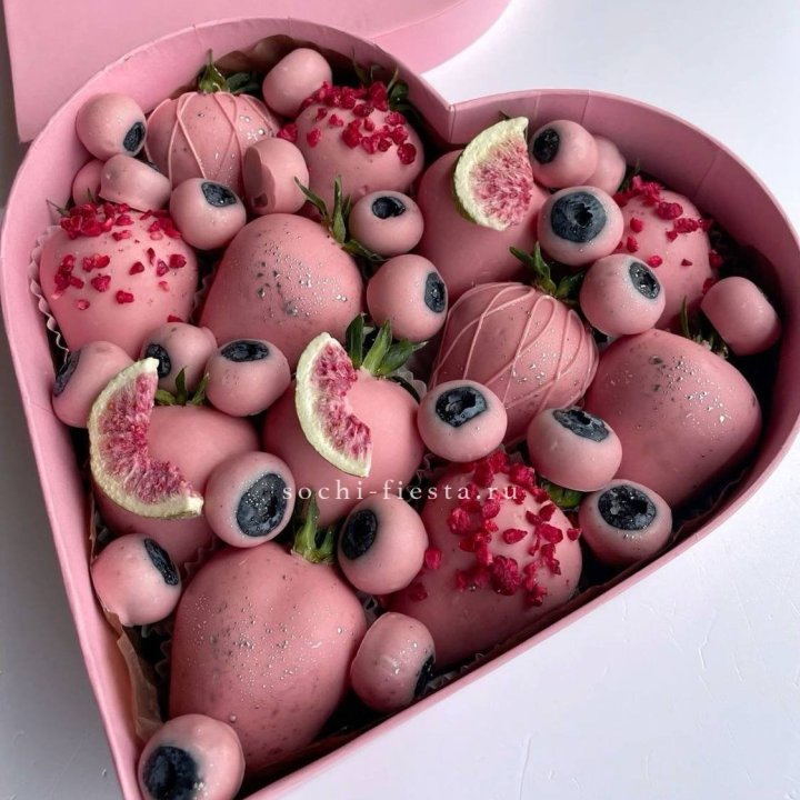 Клубника в шоколаде Сердце в Благовещенске