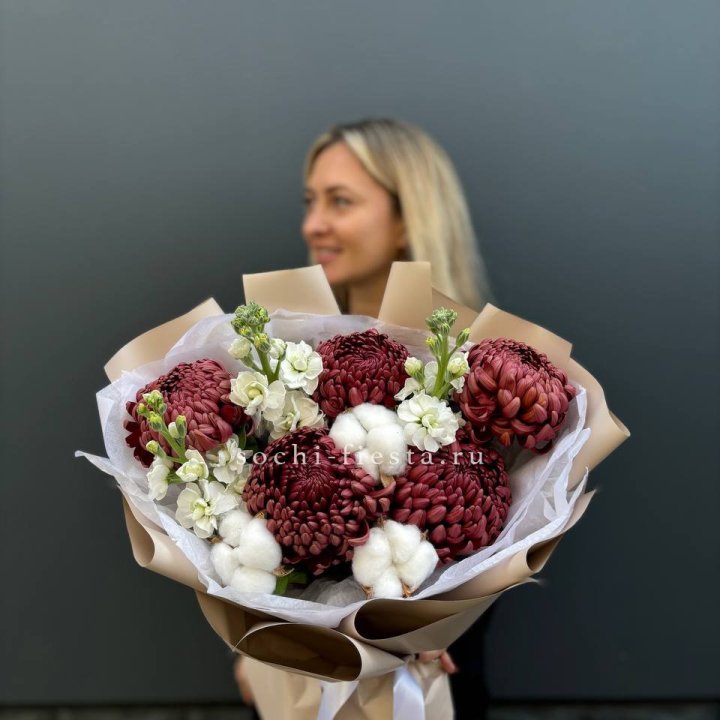 Хризантемы с маттиолой в Благовещенске