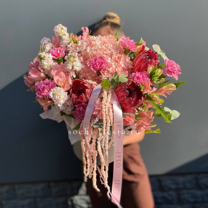 Коробка с цветами "Камикадзе" в Благовещенске