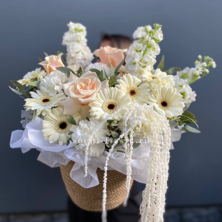 Цветы в джутовом кашпо "Валери" в Благовещенске