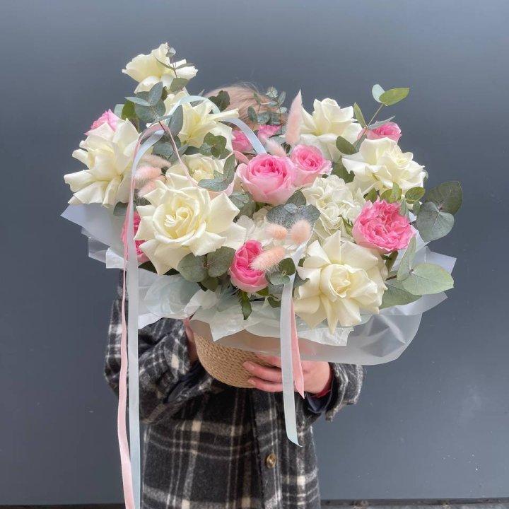 Кашпо с розами в Благовещенске