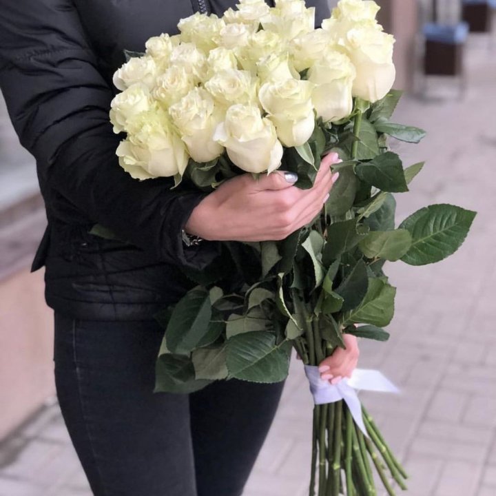 Голландские розы белые в Благовещенске