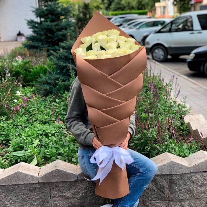 Голландские розы белые "Рыбка" в Благовещенске