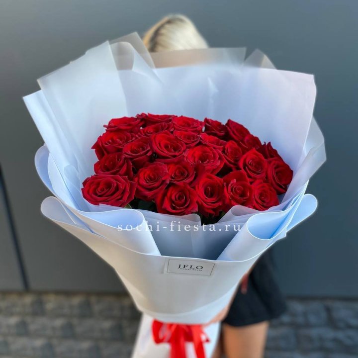25 высоких роз  в Благовещенске