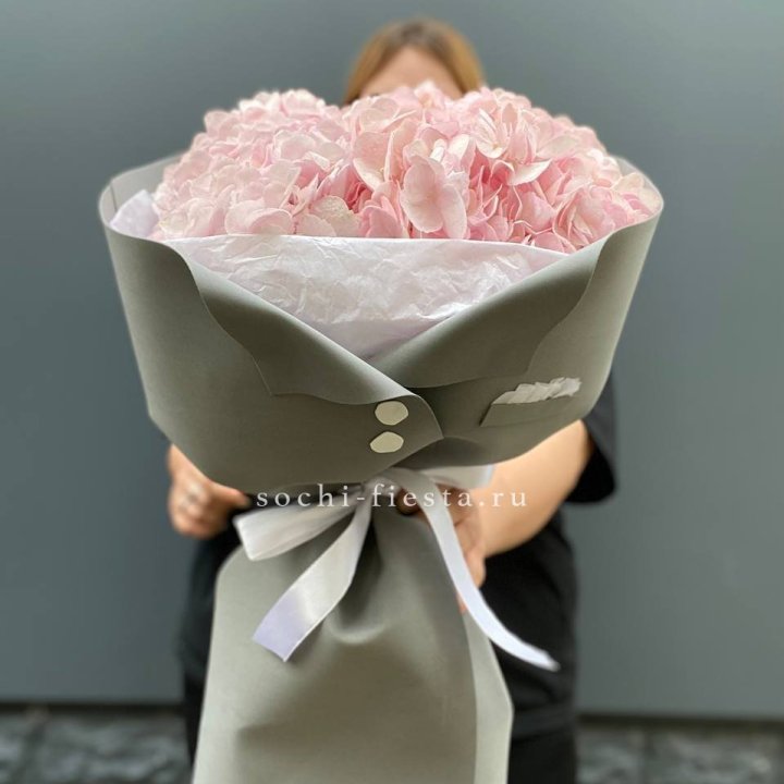  Букет  пиджачок из 5 гортензий в Благовещенске