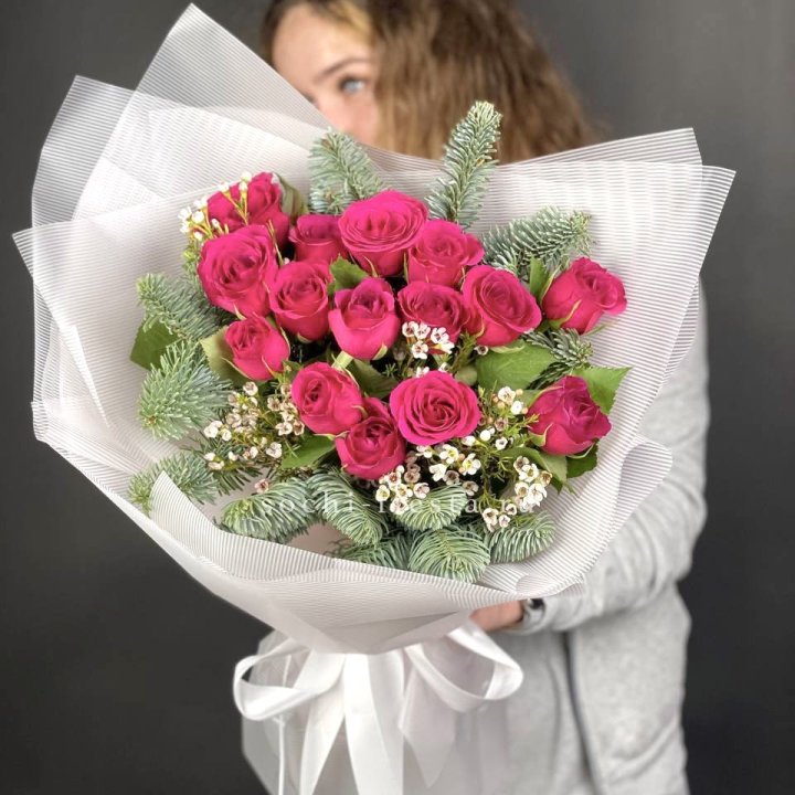 Новогодний букет Елки и Розы в Благовещенске