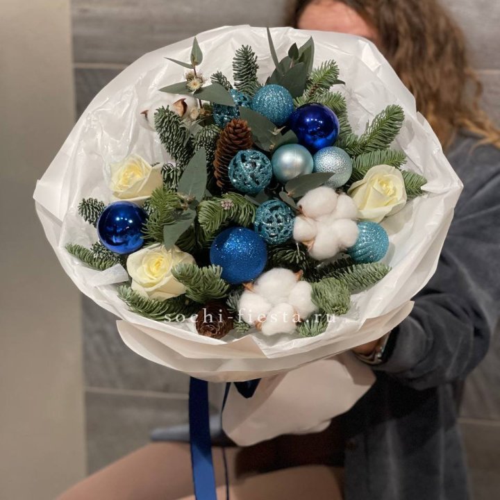 Новогодний букет "Синий иней" в Благовещенске