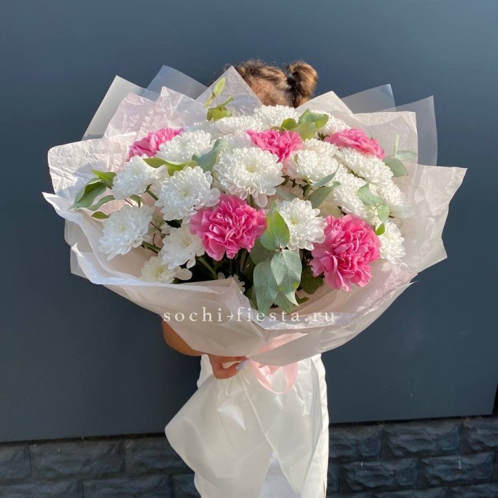  Букет  хризантем и диантусов "Воздушный" в Благовещенске