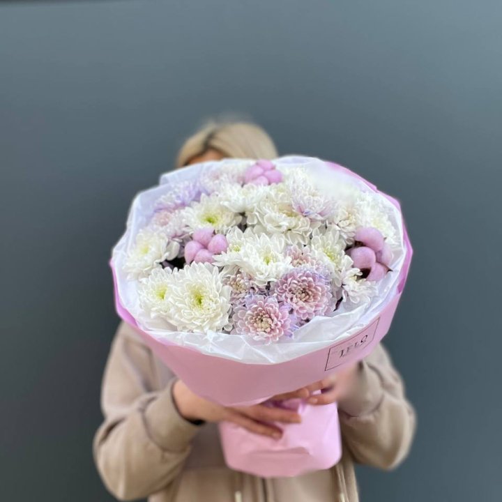 7 нежных хризантем в Благовещенске