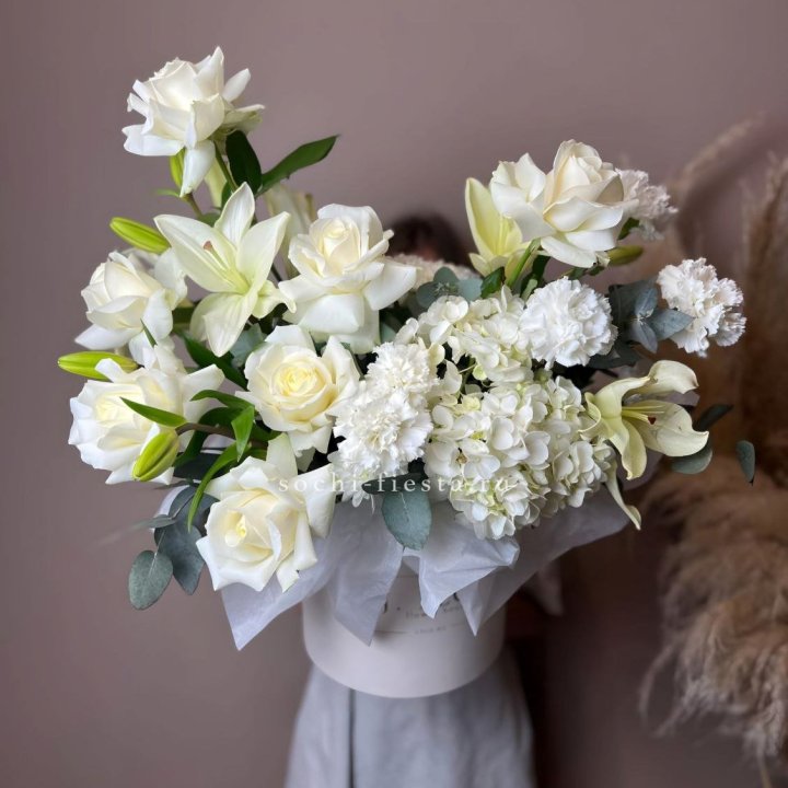 Цветочный бокс "Вайт дримс" в Благовещенске