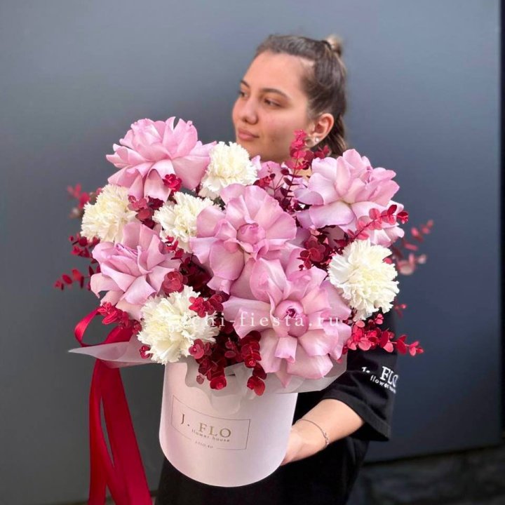 Бокс с французскими розами "Вела вита" в Благовещенске