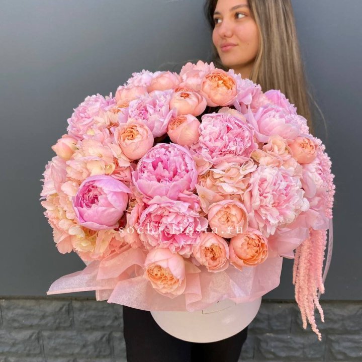 Коробка с пионами "Дабл фловер" в Благовещенске