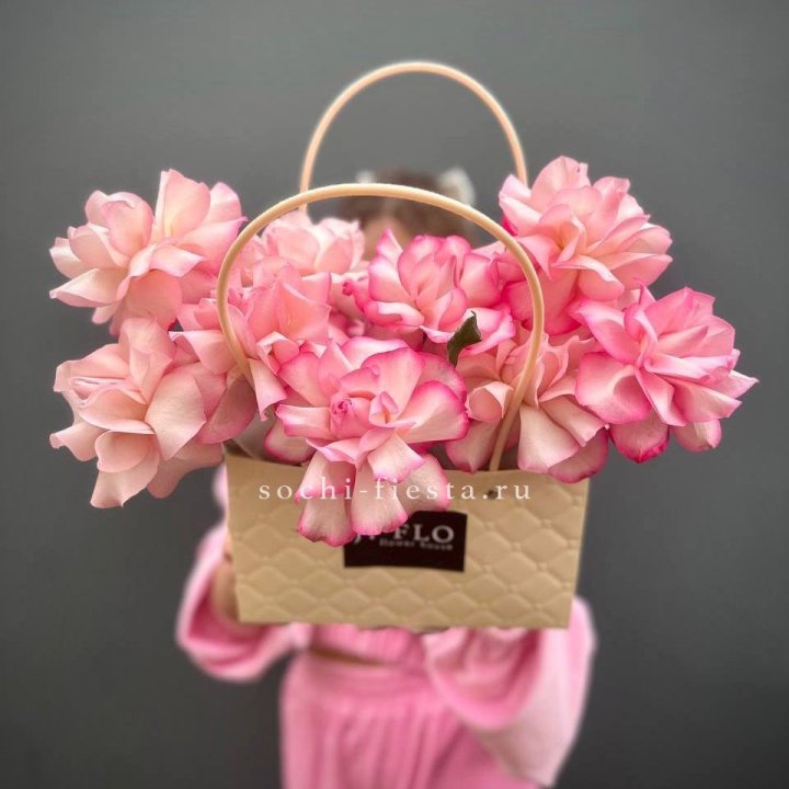 Сумочка розовых роз Венди в Благовещенске