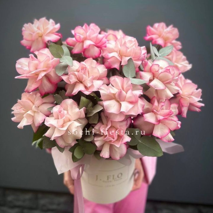 17 Французских  роз Венди в боксе в Благовещенске