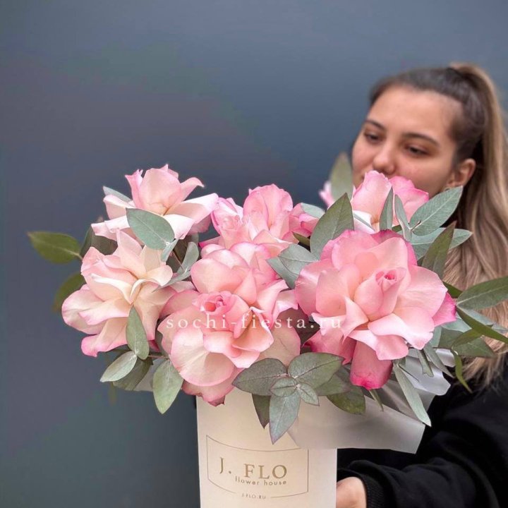 7 Французских роз в боксе в Благовещенске