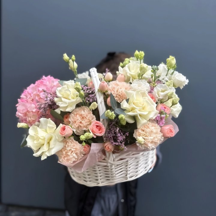 Цветочная корзина "Софтнес" в Благовещенске