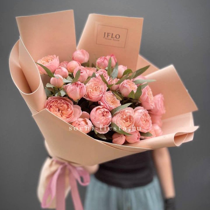 Букет из 9 кустовых роз Джульетта в Благовещенске