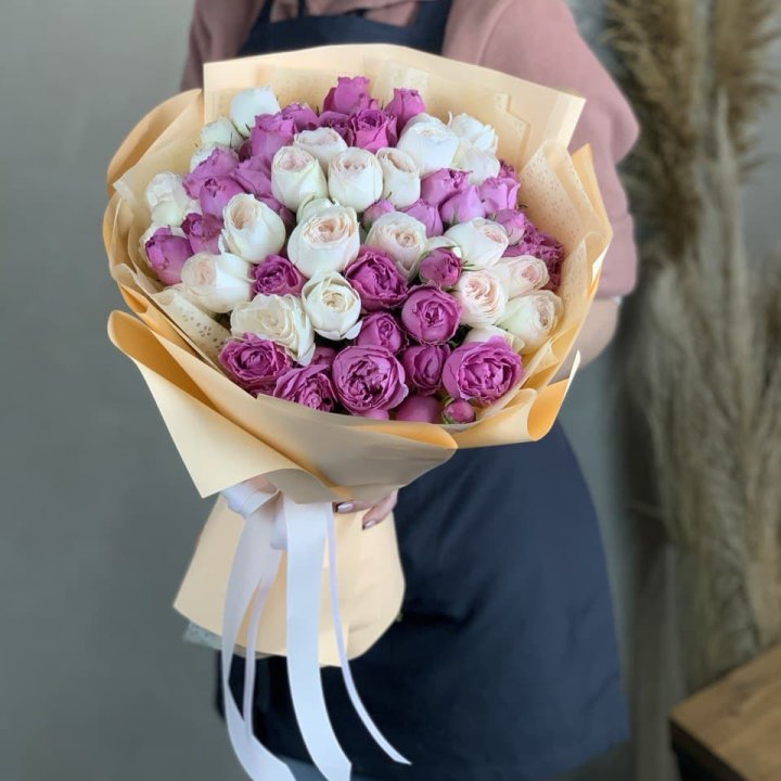 Букет кустовых роз Джулиана в Благовещенске