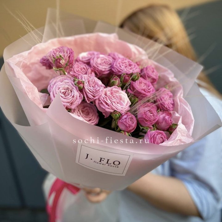 Пионовидные розы Мадам Бомбастик Pink в Благовещенске