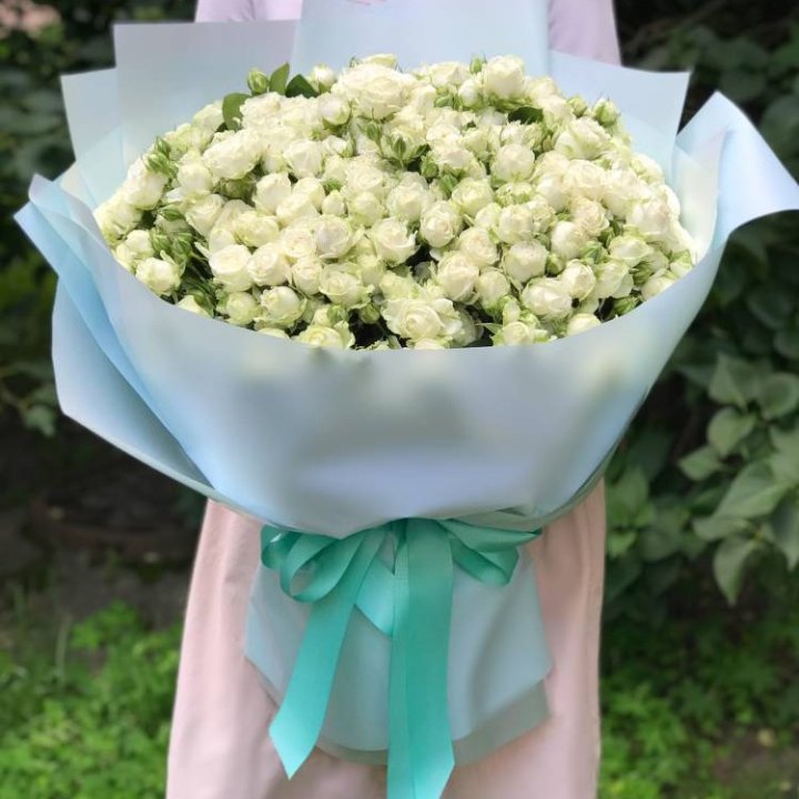 51 белая кустовая роза в Благовещенске