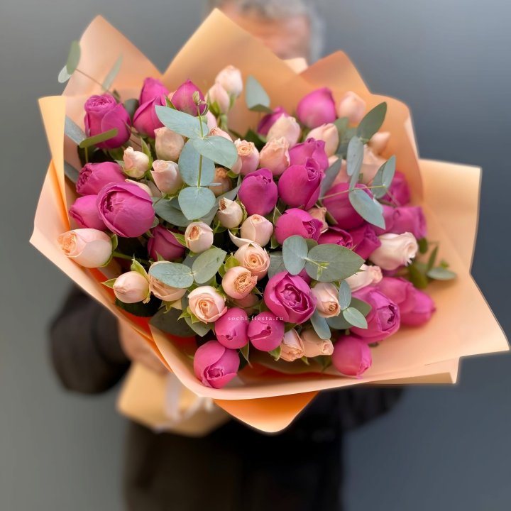 Букет кустовых роз Тендернес в Благовещенске