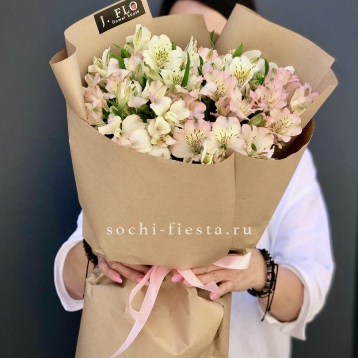 17  альстромерий в крафте в Благовещенске