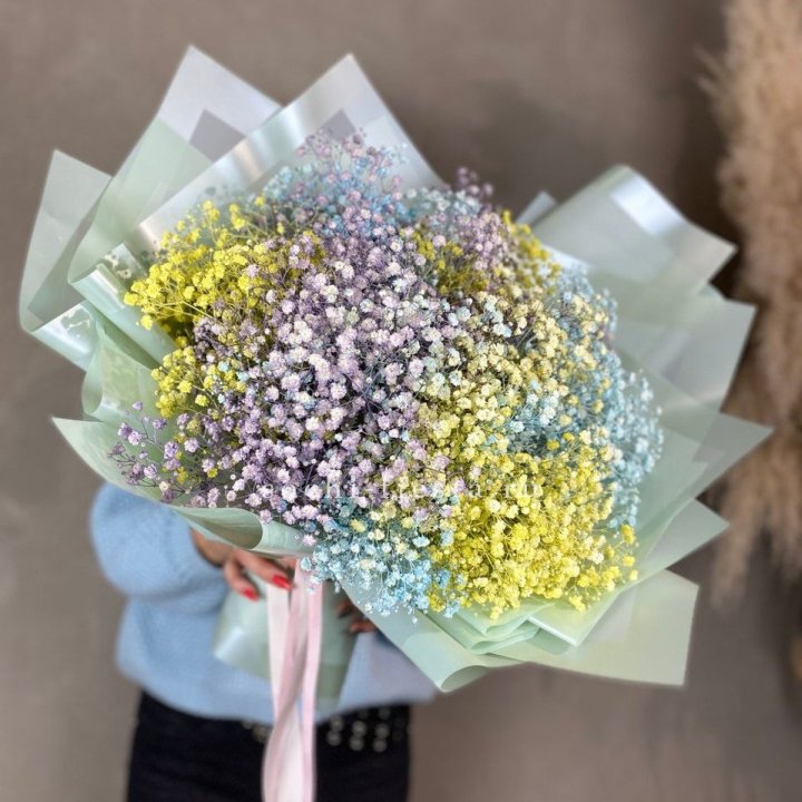 Букет радужных гипсофил в Благовещенске