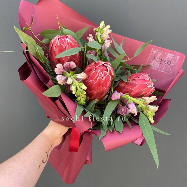 Букет из протеи "Квин" в Благовещенске