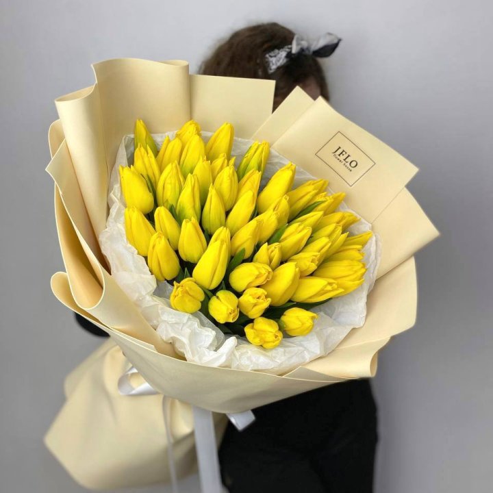 51 жёлтый тюльпан в Благовещенске