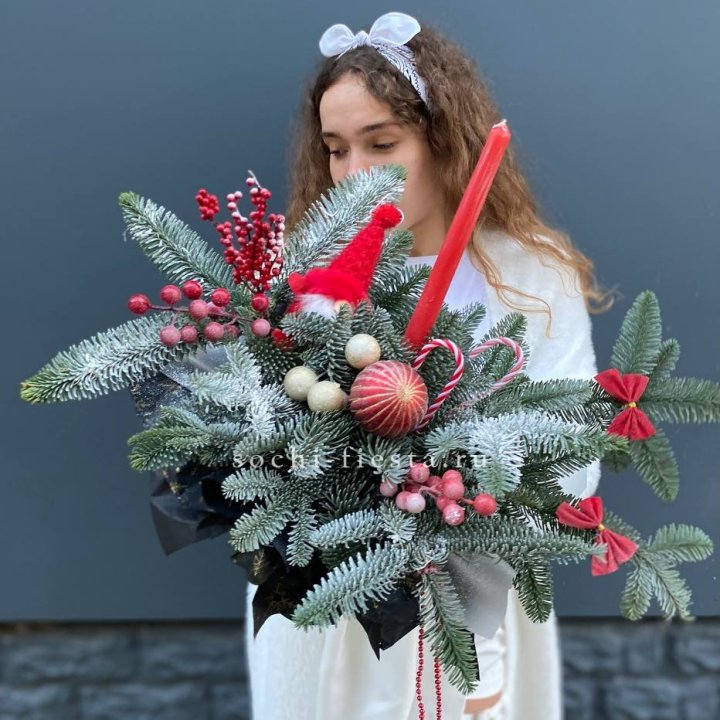 Композиция в бокале красная в Благовещенске