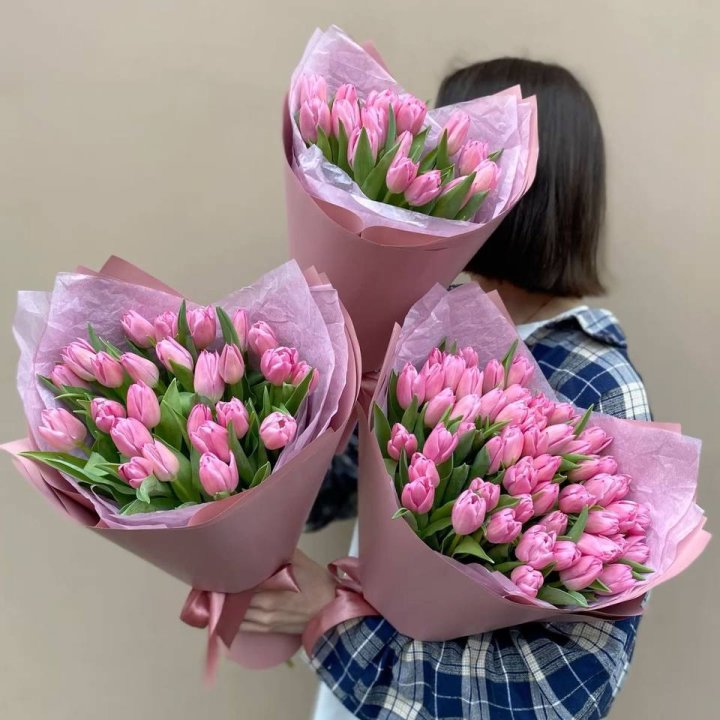 Букет розовых тюльпанов в Благовещенске